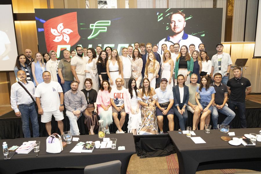 Встреча клуба в Гонконге